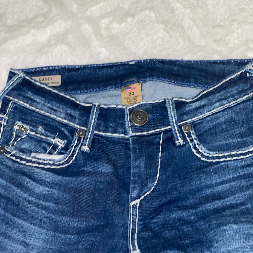 Most gorgeous blue jeans from true religion 😍